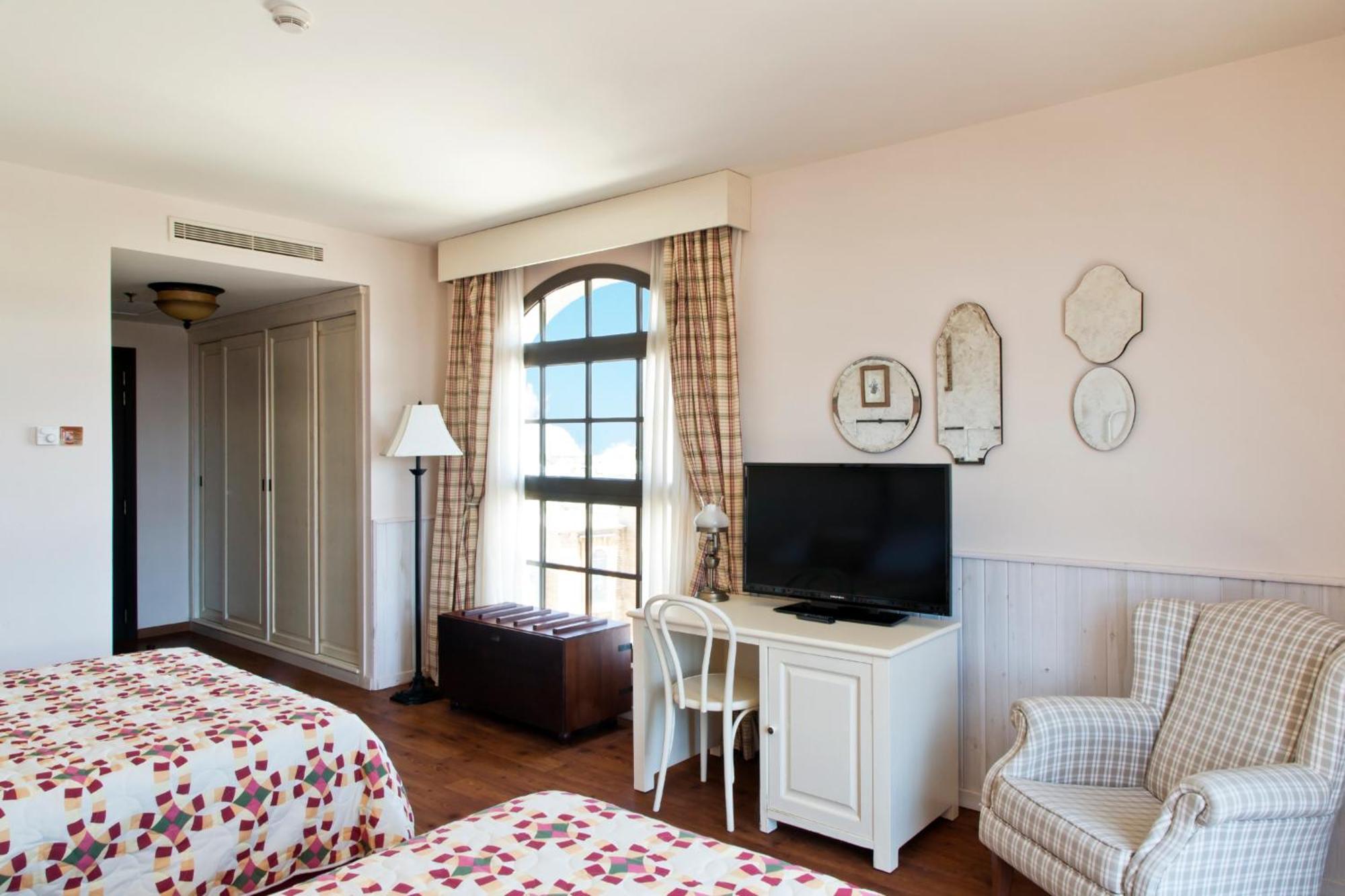 Portaventura Gold River: Theme Park Access Included 4*