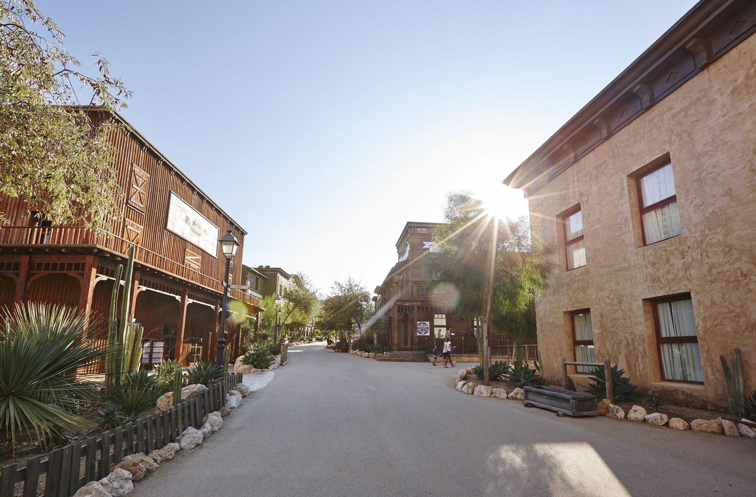 Hotel Portaventura Gold River: Theme Park Access Included