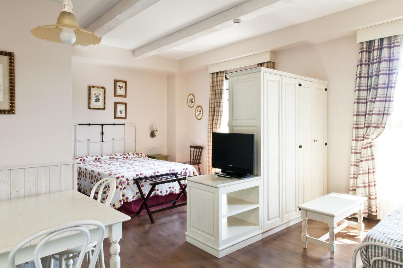 Portaventura Gold River: Theme Park Access Included Hotel Salou